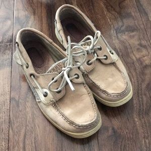 Tan Sperry’s